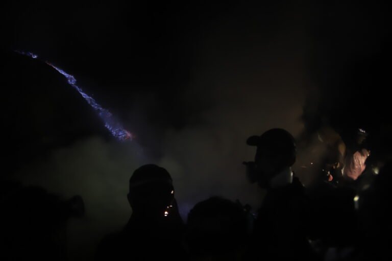 Les feux bleu au Mont Ijen à Java