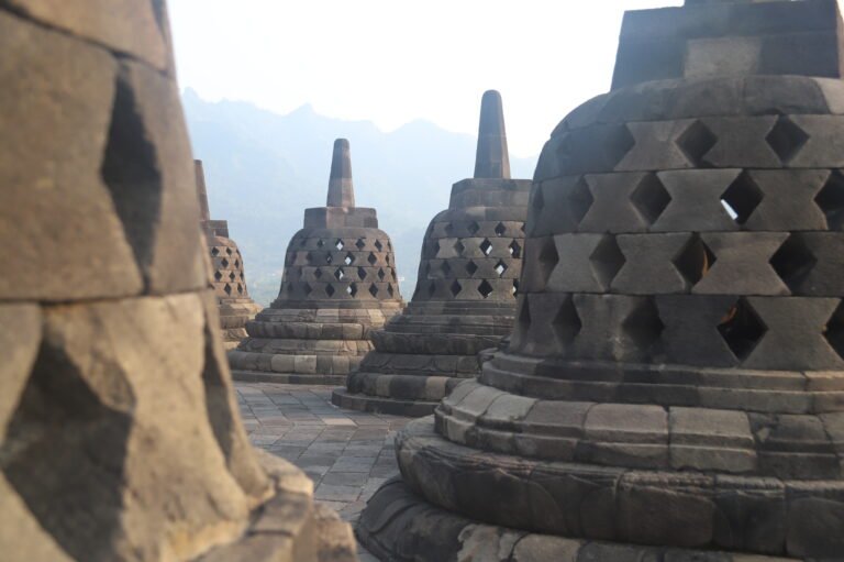 Temple Borobudur à Java au coucher de soleil